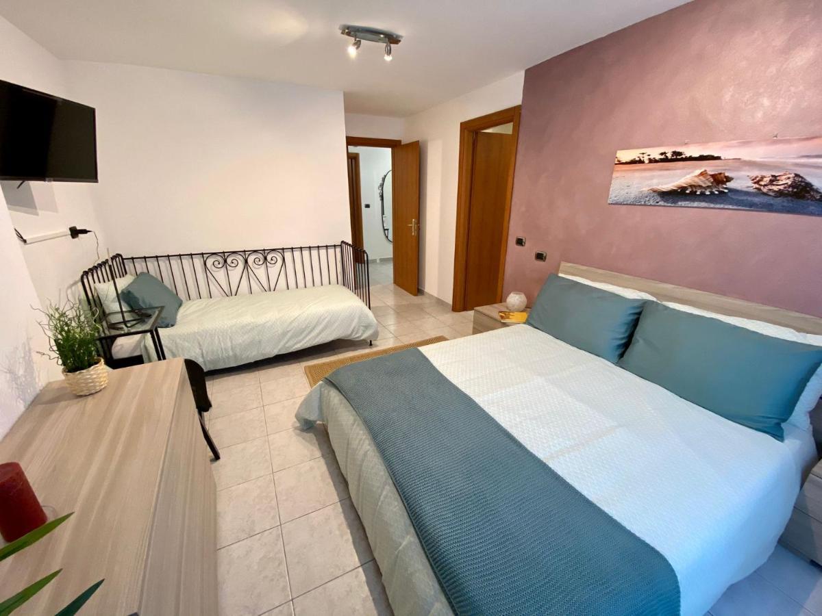 Appartamenti Diffusi Di Villa Fiorita Con Accesso Alle Piscine Della Struttura Principale Cattolica Eksteriør billede
