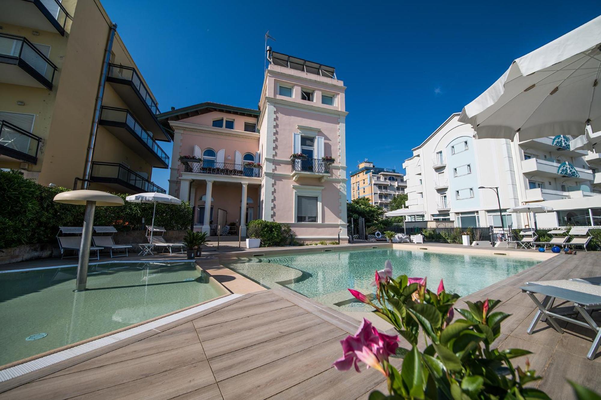 Appartamenti Diffusi Di Villa Fiorita Con Accesso Alle Piscine Della Struttura Principale Cattolica Eksteriør billede